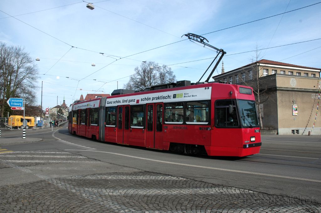 3500-0025-130215.jpg - BernMobil Be 4/8 742 / Helvetiaplatz 13.2.2015