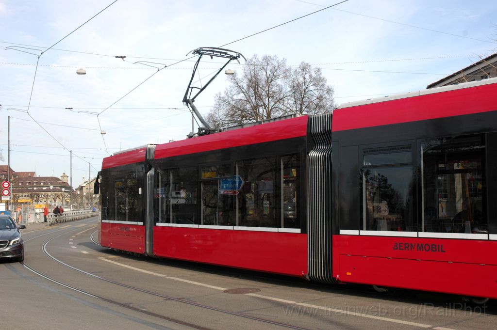 3500-0049-130215.jpg - BernMobil Be 4/8 664 / Helvetiaplatz 13.2.2015
