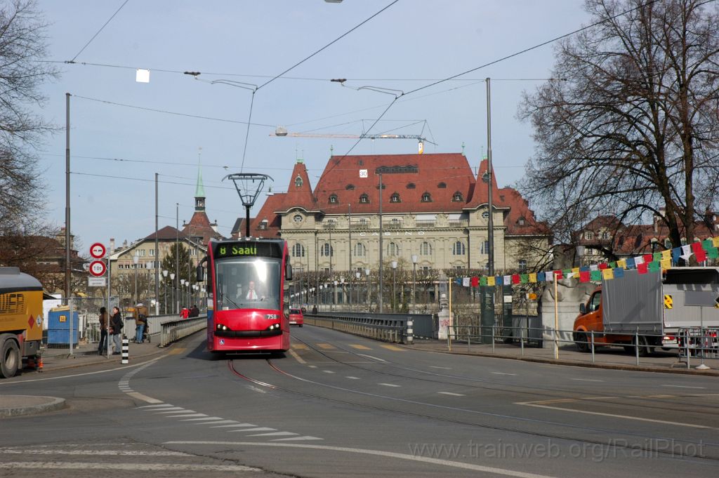 3502-0026-130215.jpg - BernMobil Be 4/6 758 / Helvetiaplatz 13.2.2015