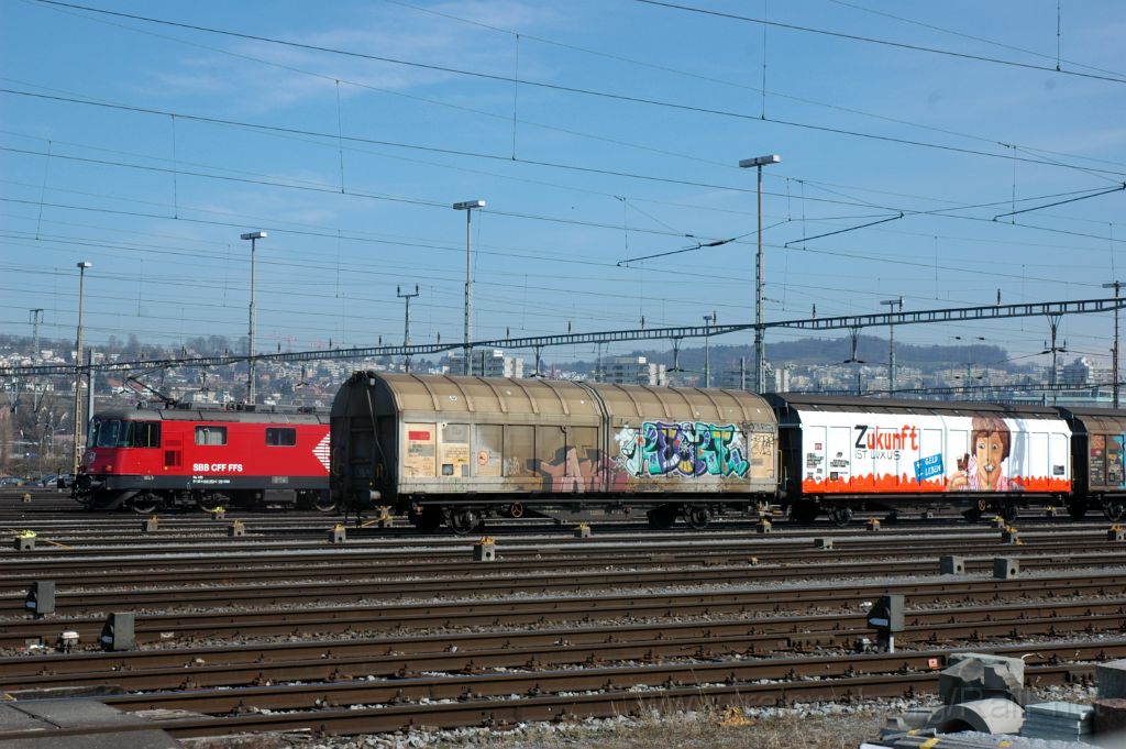 3514-0002-160315.jpg - SBB-CFF Hbbillns 21 85 2457 199-7 + 21 85 2459 395-9 + Re 420.223-0 [+ HVZ-D] / Zürich-Mülligen 16.3.2015