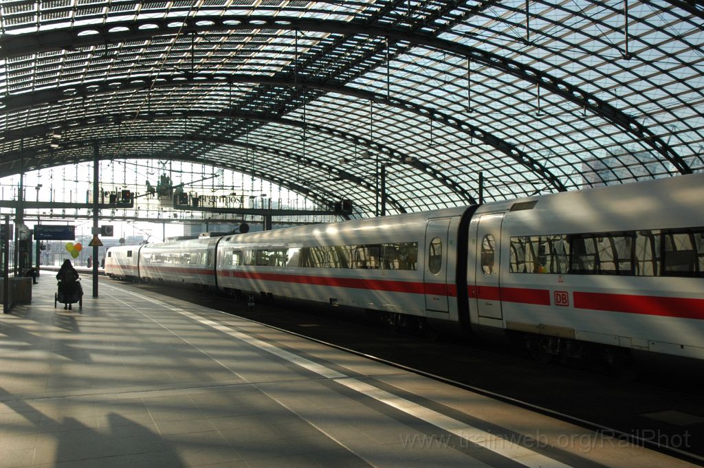 3516-0015-190315.jpg - DBAG ICE 401.553-3 / Berlin Hbf 19.3.2015