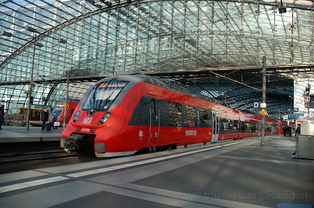 3518-0019-190315.jpg - DBAG 442.628-4 / Berlin Hbf 19.3.2015