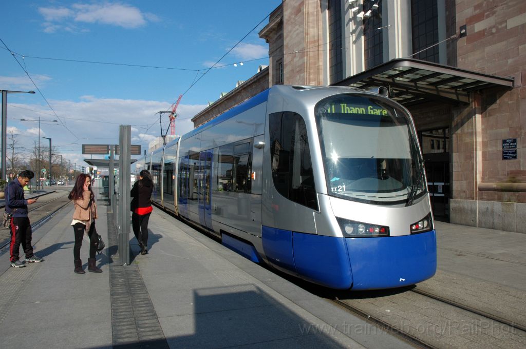 3533-0029-050415.jpg - SNCF U 25542 / Gare centrale 5.4.2015