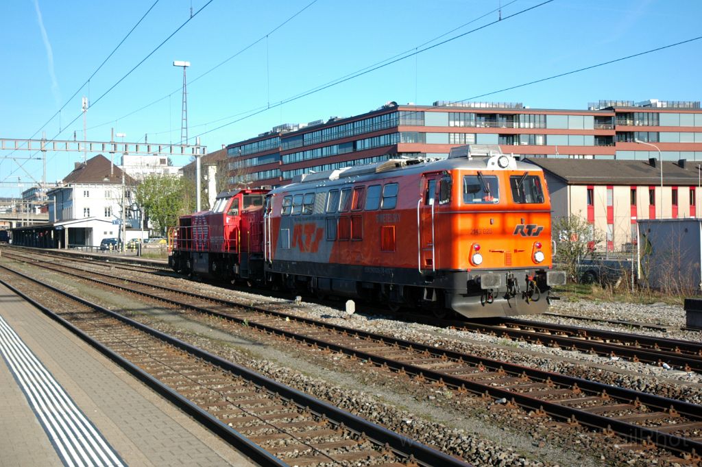 3536-0011-080415.jpg - SBB-CFF Am 843.006-8 + RTS 2143.025 / Schlieren 8.4.2015