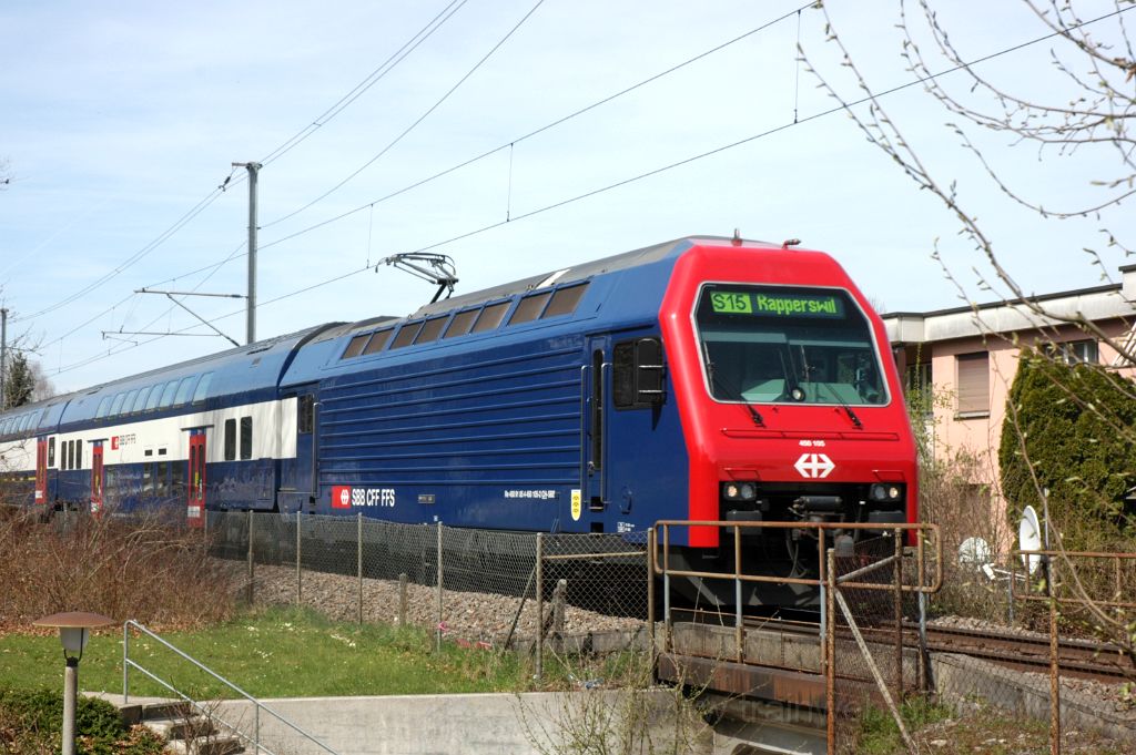 3537-0020-100415.jpg - SBB-CFF Re 450.105-2 "Herrliberg" / Zürich (Ernst-Zöbeli-Strasse) 10.4.2015