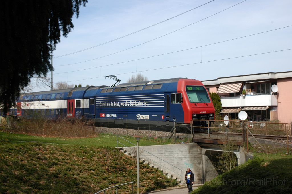 3537-0040-100415.jpg - SBB-CFF Re 450.041-9 "Buchs-Dällikon" / Zürich (Ernst-Zöbeli-Strasse) 10.4.2015