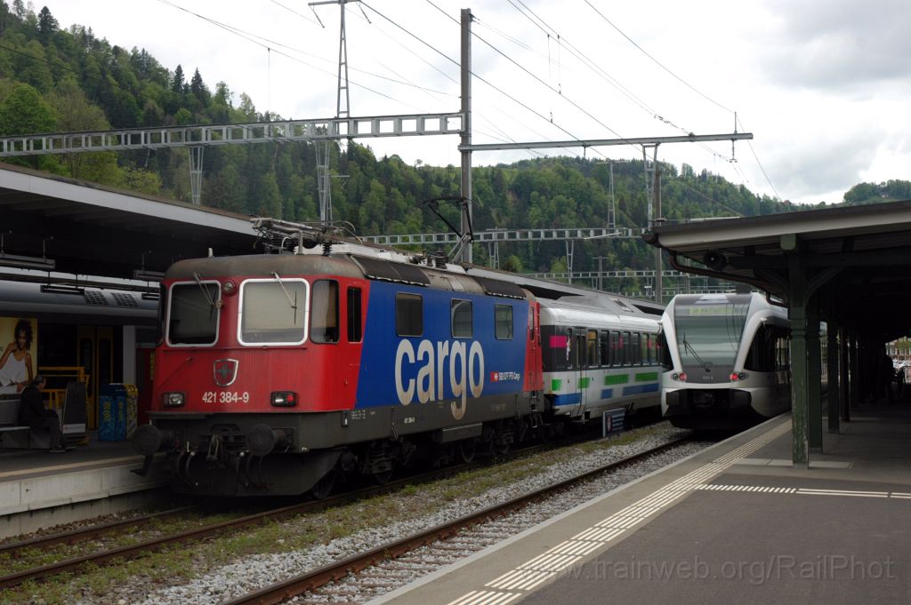 3543-0007-090515.jpg - SBB-CFF Re 421.384-9 + Thurbo RABe 526.771-1 "Kanton Luzern" / Wattwil 9.5.2015