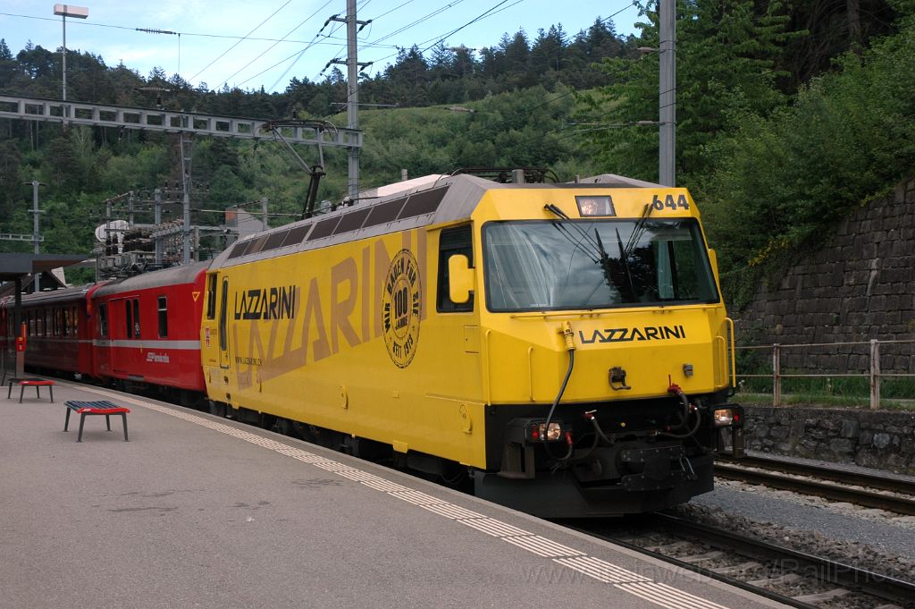 3552-0015-160515.jpg - RhB Ge 4/4''' 644 "Savognin" / Reichenau - Tamins 16.5.2015