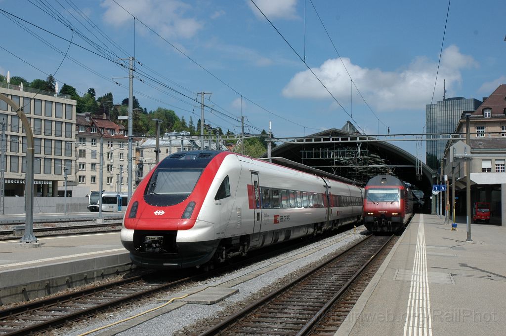 3557-0001-170515.jpg - SBB-CFF ICN RABDe 500.016 "Alice Rivaz" + Re 460.007-8 "Junior" / St.Gallen 16.5.2015