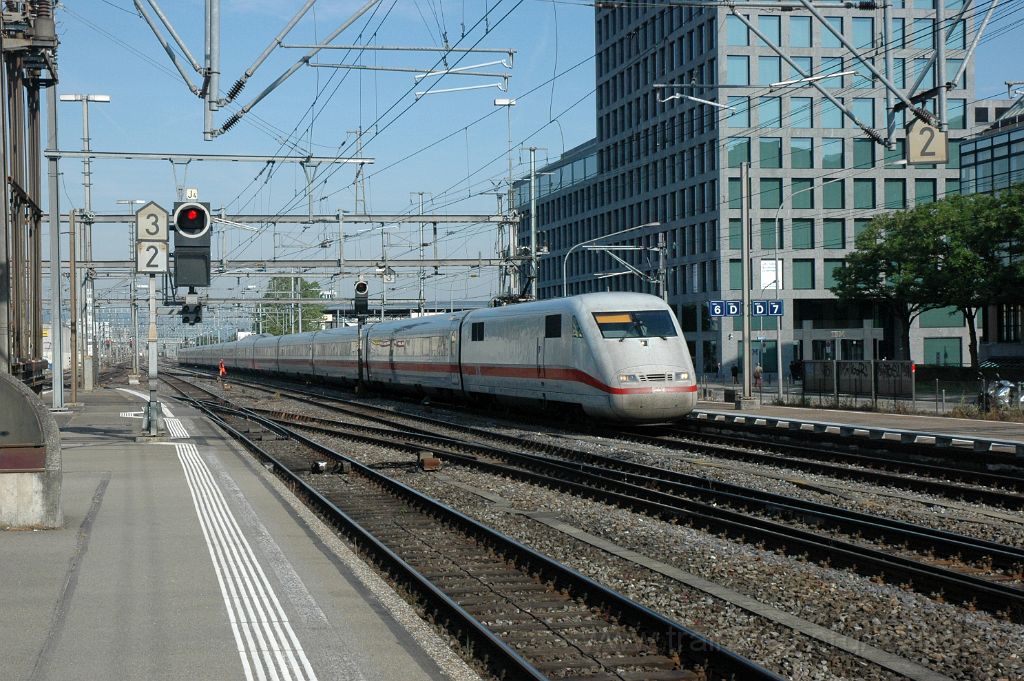 3564-0043-280515.jpg - DBAG ICE 401.588-9 "Hildesheim" / Zürich-Altstetten 28.5.2015