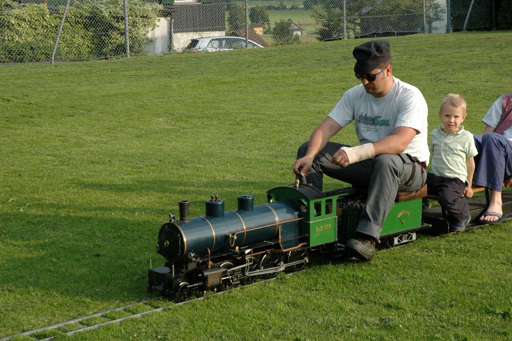 3570-0018-290515.jpg - RhB G 4/5 106 / Kaltbrunn (Domino Servite Schule) 29.5.2015