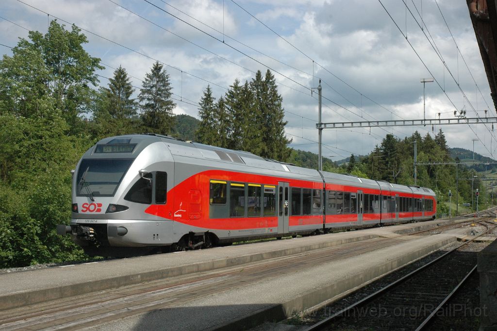 3571-0010-300515.jpg - SOB RABe 526.047-6 "Rossberg" / Mogelsberg 30.5.2015
