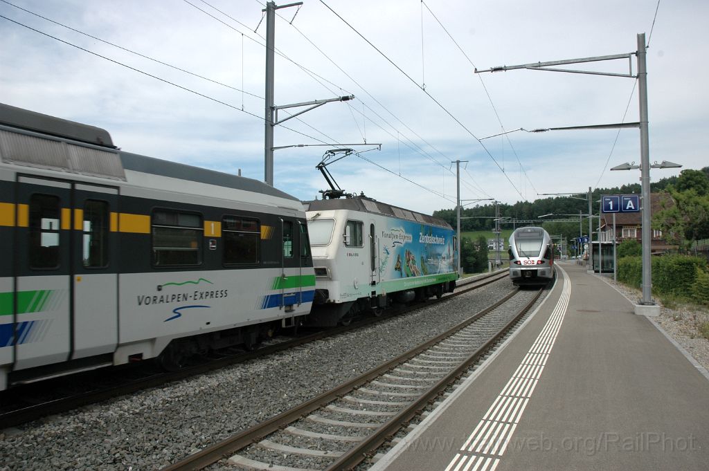 3587-0016-060615.jpg - SOB Re 456.091-8 "Romanshorn" + RABe 526.053-4 "Etzel" / Schachen 6.6.2015