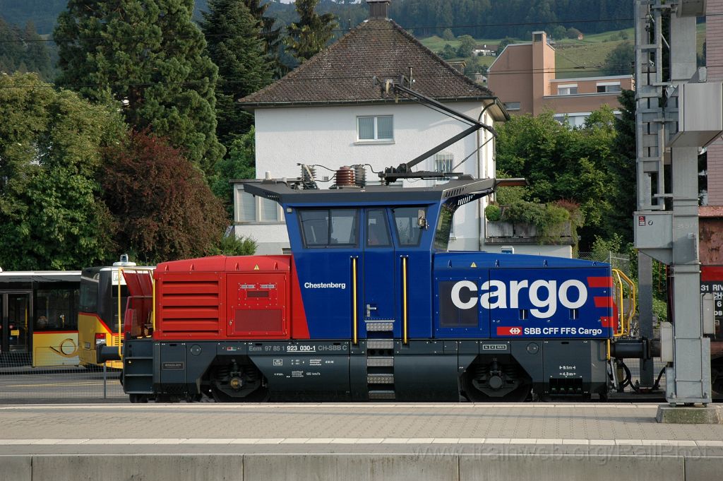 3591-0012-170615.jpg - SBB-CFF Eem 923.030-1 "Chestenberg" / Pfäffikon SZ 17.6.2015