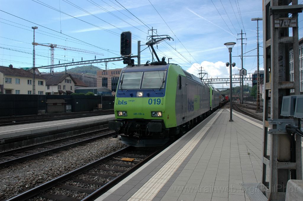 3597-0020-190615.jpg - BLS Re 485.019-4 + Re 486.509-3 / Olten 19.6.2015