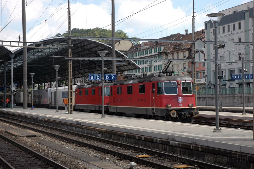 3600-0046-190615.jpg - SBB-CFF Re 4/4'' 11327 + Re 4/4'' 11183 / Olten 19.6.2015