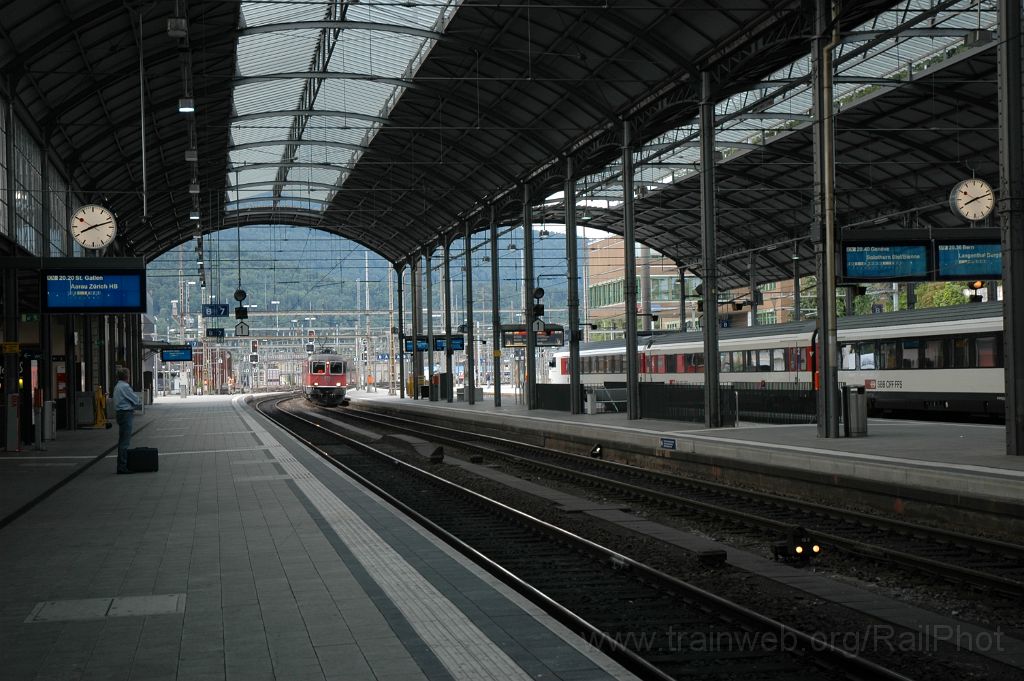 3608-0005-190615.jpg - SBB-CFF Re 6/6 11645 "Colombier" / Olten 19.6.2015