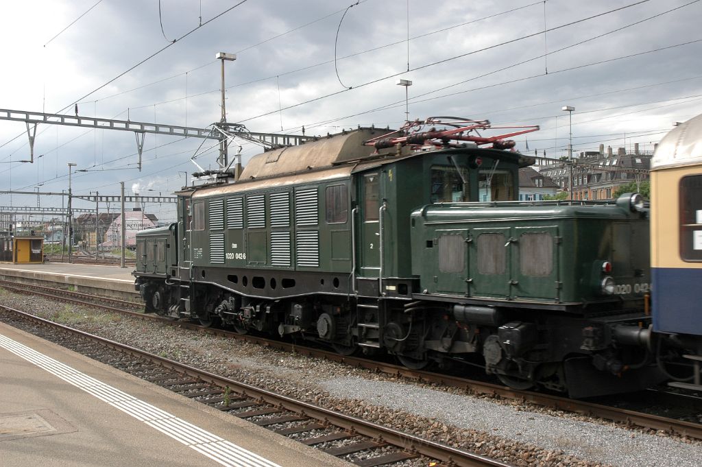 3611-0014-200615.jpg - ÖBB 1020.042-6 / Zürich HB 20.6.2015