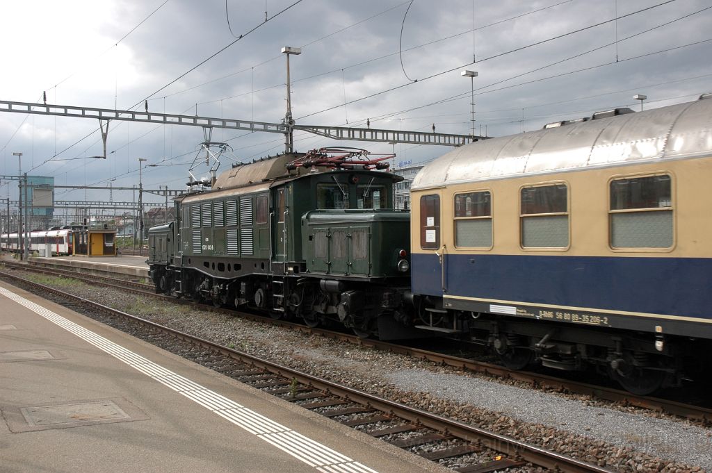 3611-0016-200615.jpg - ÖBB 1020.042-6 / Zürich HB 20.6.2015
