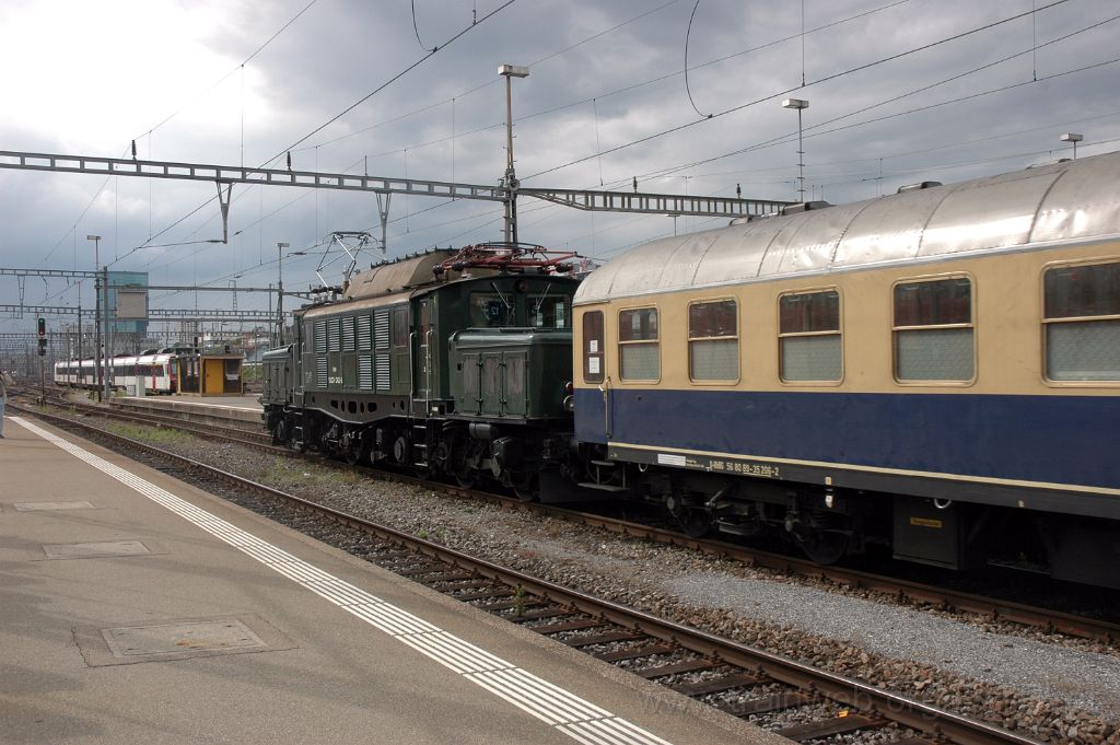3611-0017-200615.jpg - ÖBB 1020.042-6 / Zürich HB 20.6.2015