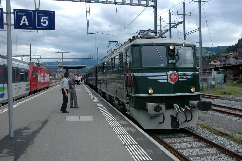 3612-0014-200615.jpg - SOB Re 456.094-2 "Herisau" + SBB-CFF Ae 6/6 11407 "Aargau" / Wattwil 20.6.2015