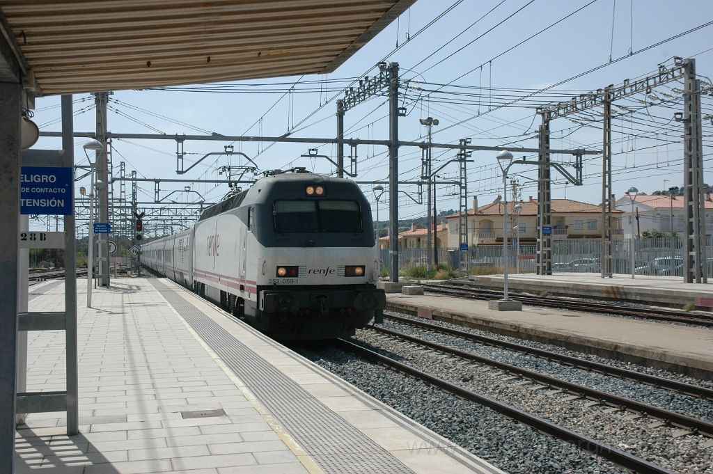 3634-0044-030715.jpg - Renfe 252.059-1 / Sant Vicenç de Calders 3.7.2015