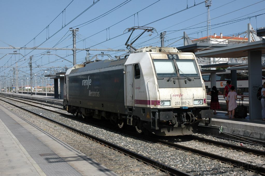 3637-0038-030715.jpg - Renfe 253.082-2 / Sant Vicenç de Calders 3.7.2015