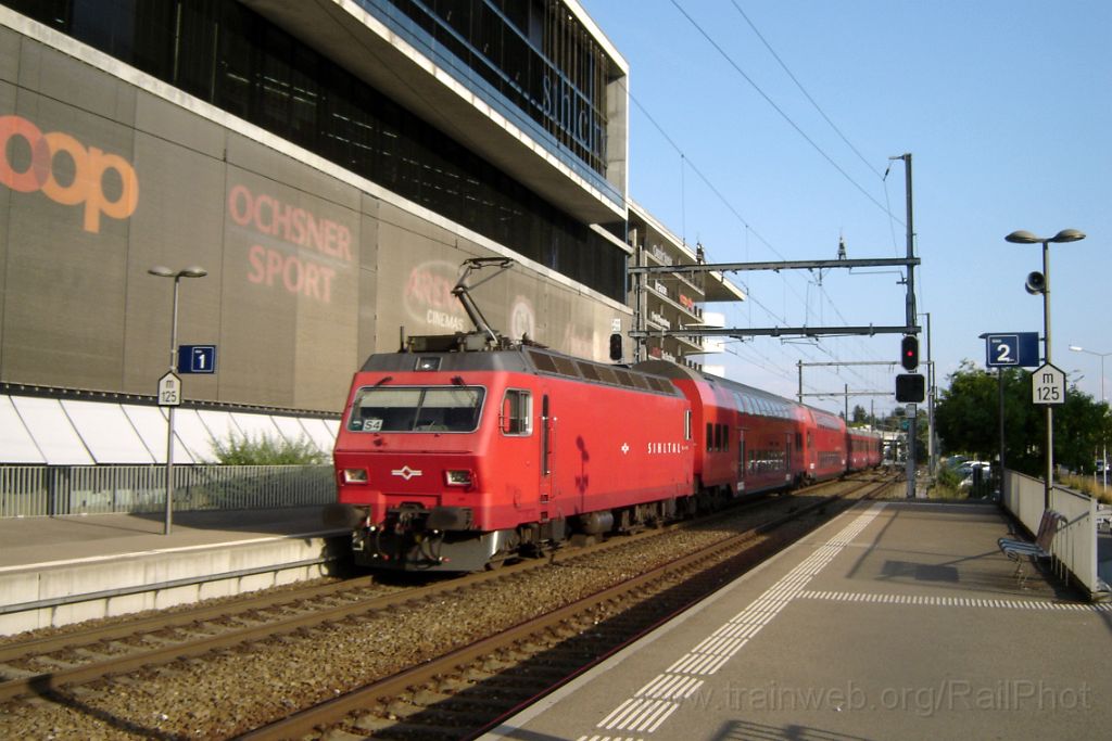 3645-0016-060815.jpg - SZU Re 456.547-9 / Saalsporthalle 6.8.2015