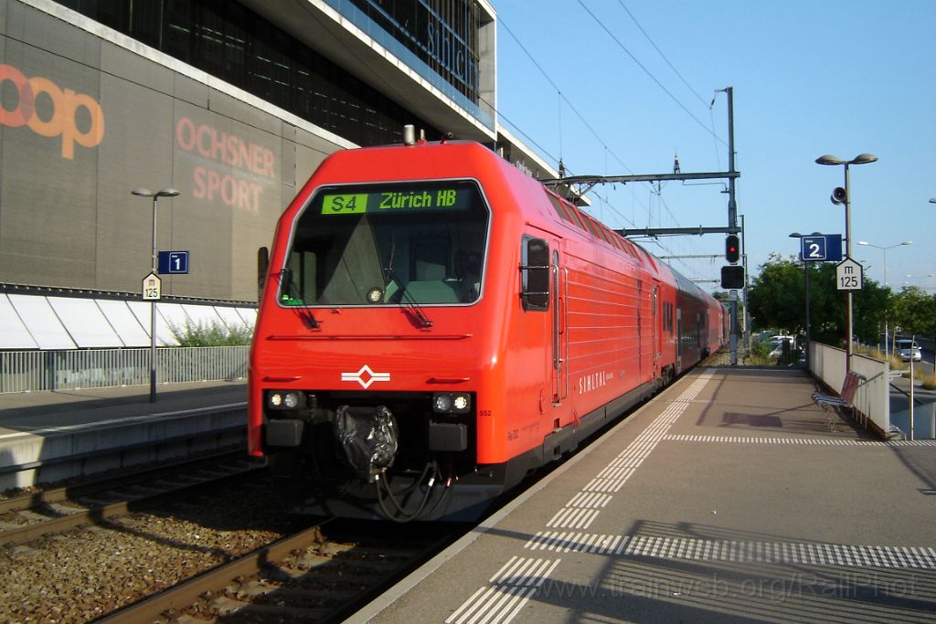 3645-0017-060815.jpg - SZU Re 456.552-9 / Saalsporthalle 6.8.2015