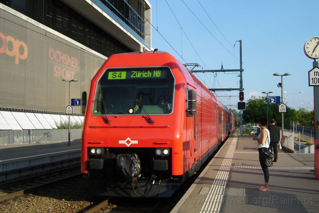 3645-0028-060815.jpg - SZU Re 456.551-1 / Saalsporthalle 6.8.2015
