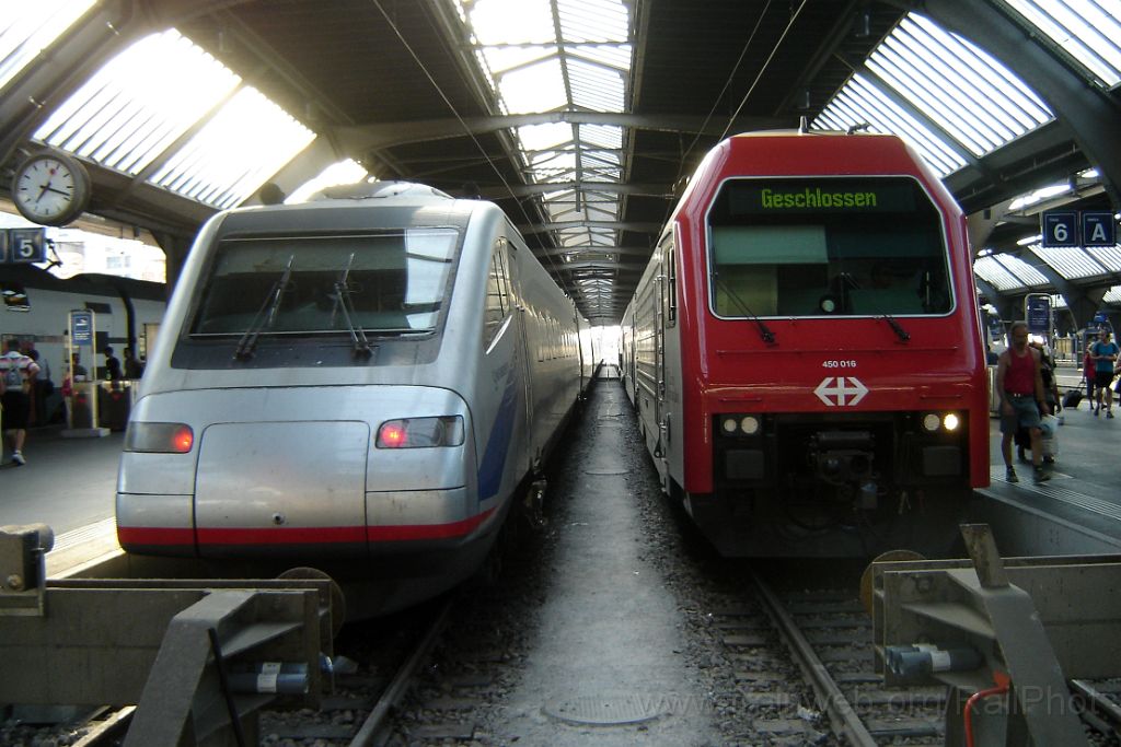 3645-0038-060815.jpg - SBB-CFF ETR 470.009 "Insubrico" + Re 450.016-1 "Altstetten" / Zürich HB 6.8.2015