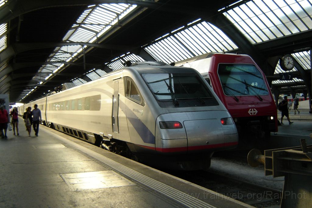 3645-0040-060815.jpg - SBB-CFF ETR 470.009 "Insubrico" + Re 450.016-1 "Altstetten" / Zürich HB 6.8.2015