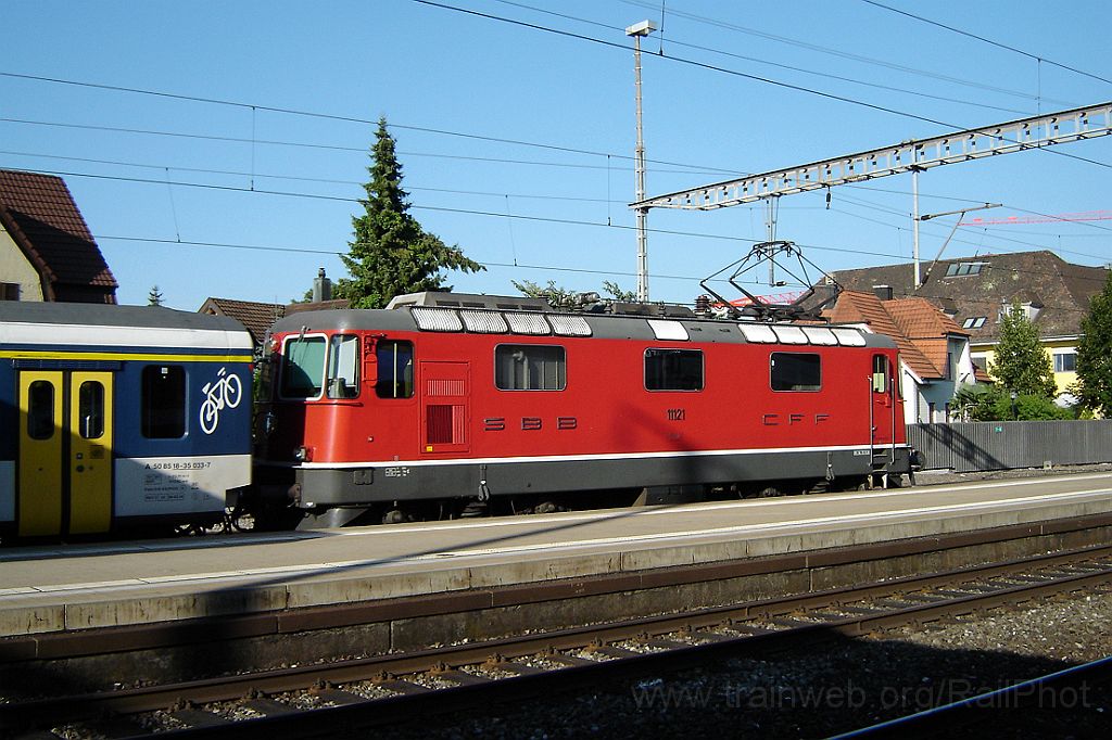 3645-0050-070815.jpg - SBB-CFF Re 4/4'' 11121 / Lenzburg 7.8.2015