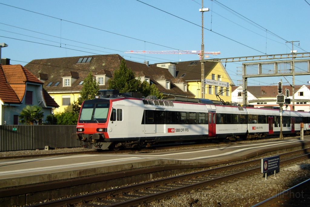 3647-0027-070815.jpg - SBB-CFF RBDe 560.297-4 / Lenzburg 7.8.2015