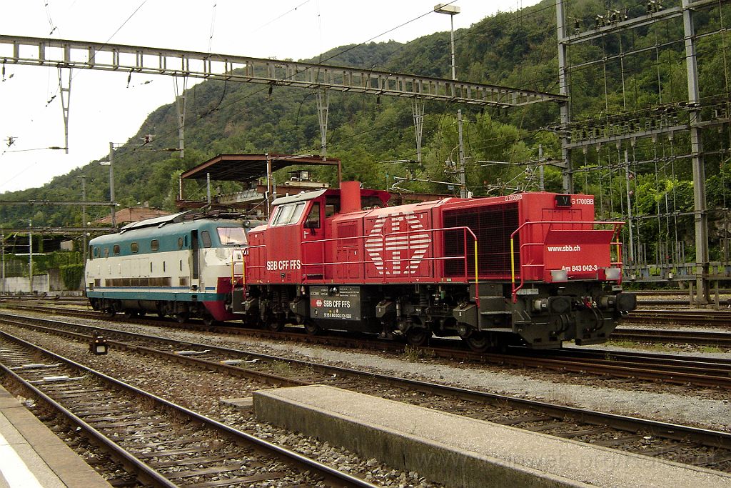 3650-0012-150815.jpg - FS E 444R.070 + SBB-CFF Am 843.042-3 / Chiasso 15.8.2015