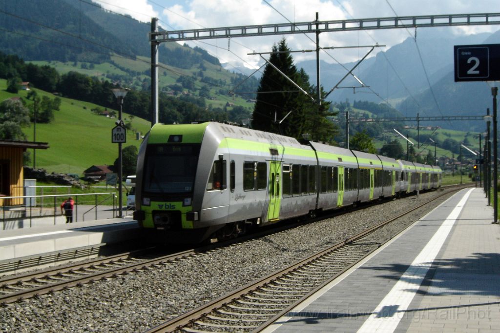 3652-0013-210815.jpg - BLS RABe 535.103-8 + RABe 535.121-0 / Mülenen 21.8.2015