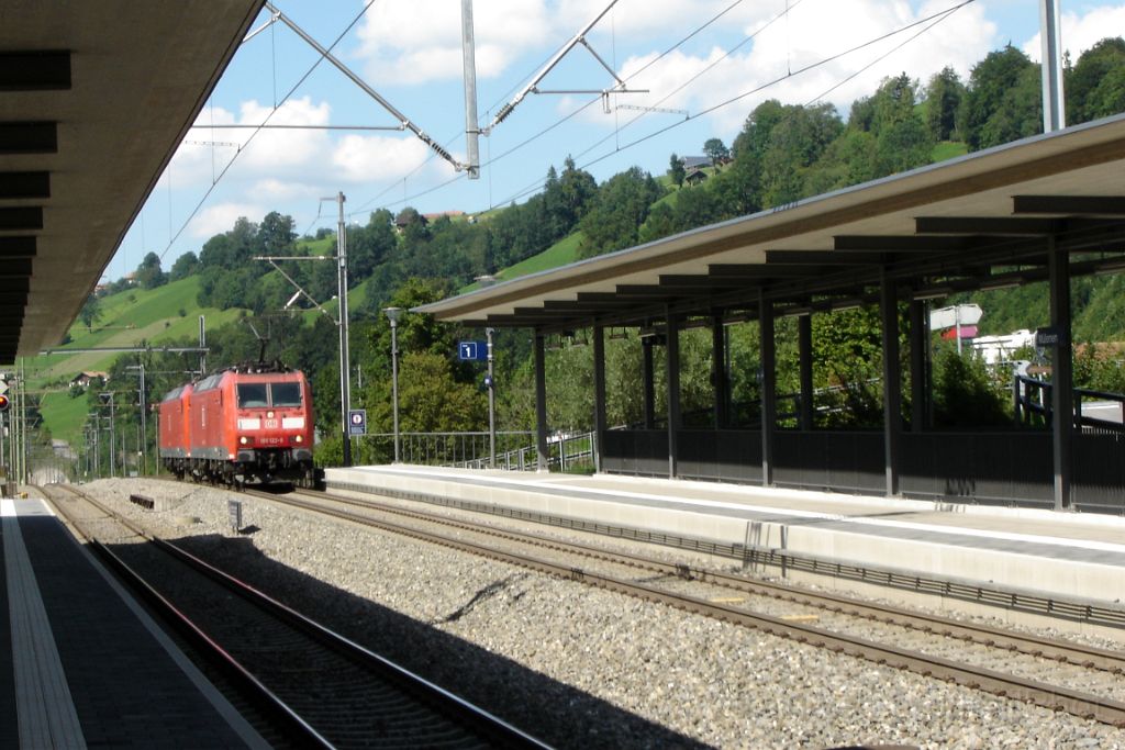 3652-0028-210815.jpg - DBAG 185.122-9 + 185.135-1 / Mülenen 21.8.2015