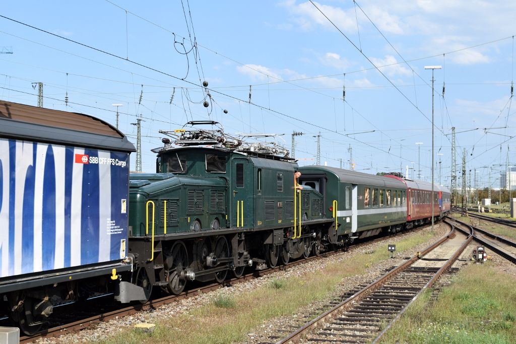 3664-0049-310815.jpg - SBB-CFF Ce 6/8''' 14305 / Basel Badische Bahnhof 31.8.2015