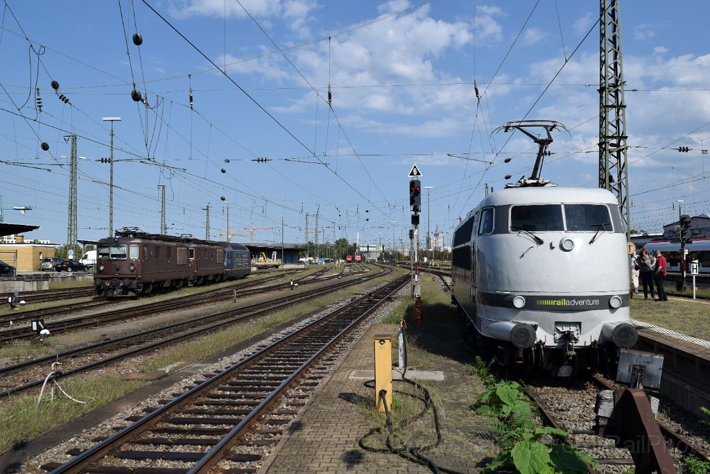 3665-0036-310815.jpg - RADVE 103.222-6 + BLS Re 4/4 172 "Eggerberg" + Re 4/4 180 "Neuchâtel" + Re 465.011-5 "Wiesenberg" / Basel Badische Bahnhof 31.8.2015