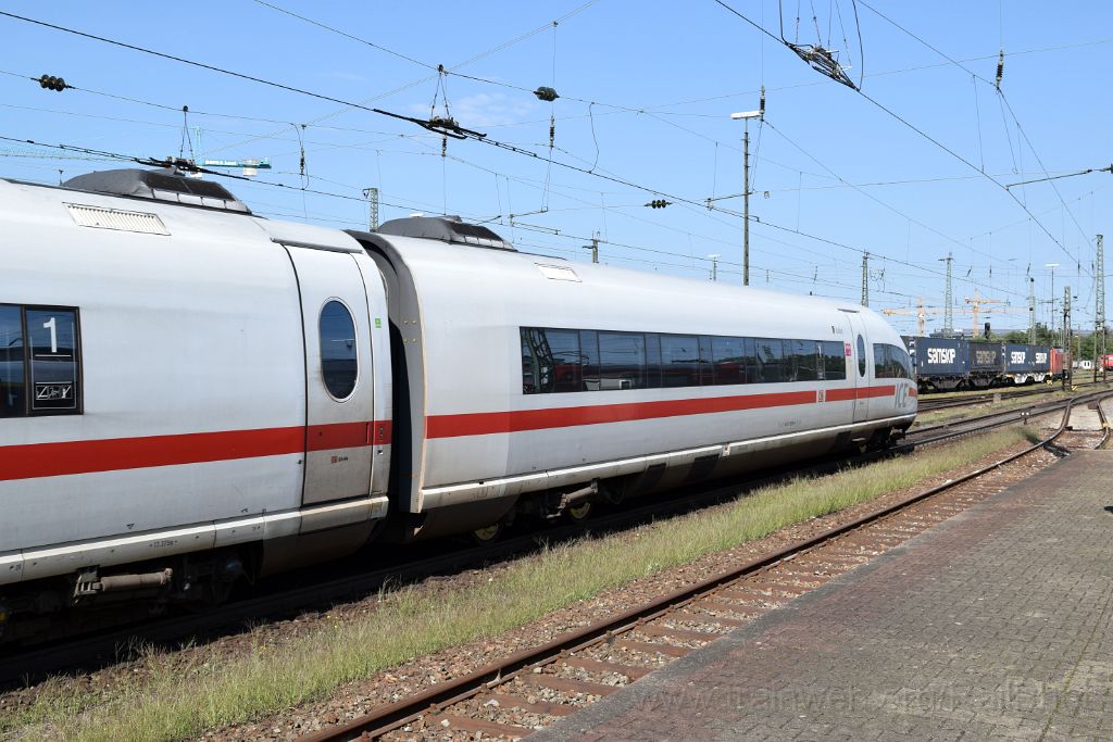 3667-0031-310815.jpg - DBAG ICE 403.009-4 "Aalen" / Basel Badische Bahnhof 31.8.2015