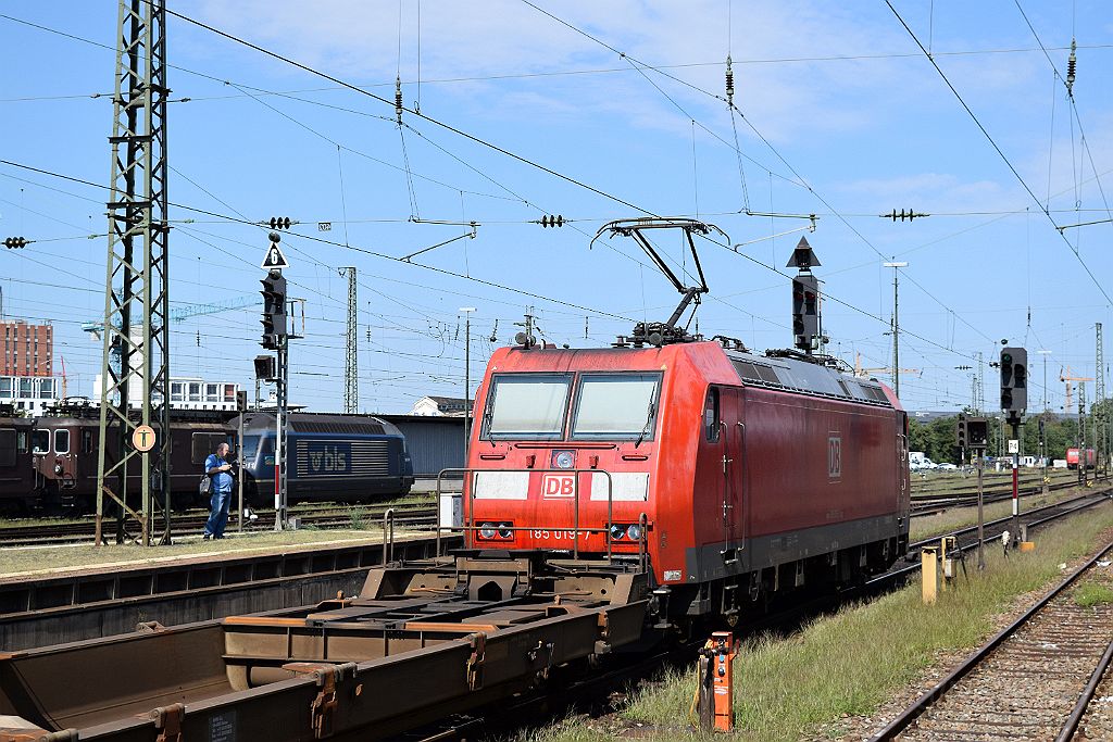 3669-0004-310815.jpg - DBAG 185.019-7 / Basel Badische Bahnhof 31.8.2015