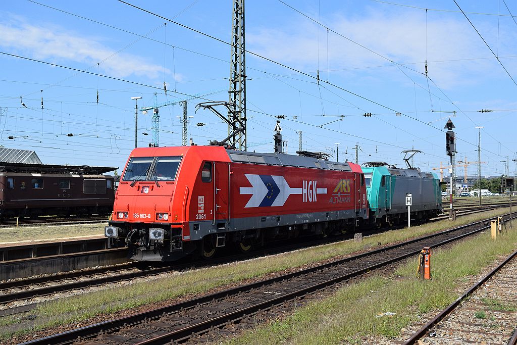 3669-0012-310815.jpg - HGK 185.603-8 + RHC 185.618-6 / Basel Badische Bahnhof 31.8.2015