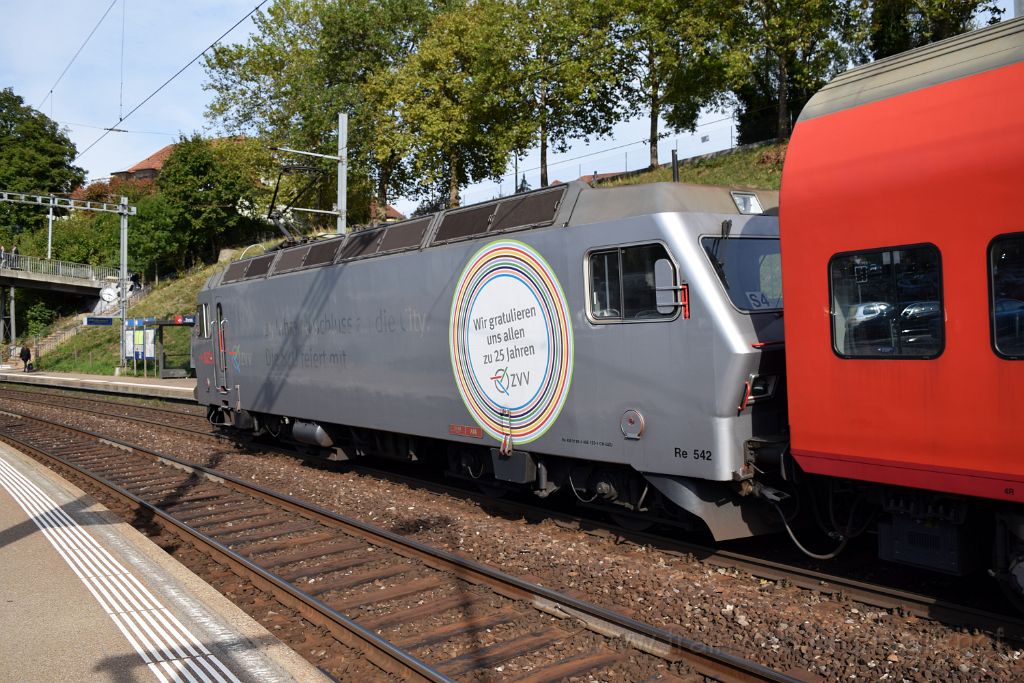 3676-0003-250915.jpg - SZU Re 456.542 "Wir gratulieren uns alle" / Zürich-Brunau 25.9.2015