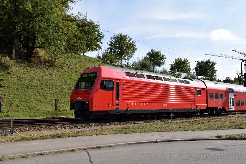 3676-0017-250915.jpg - SZU Re 456.551 / Zürich-Brunau 25.9.2015