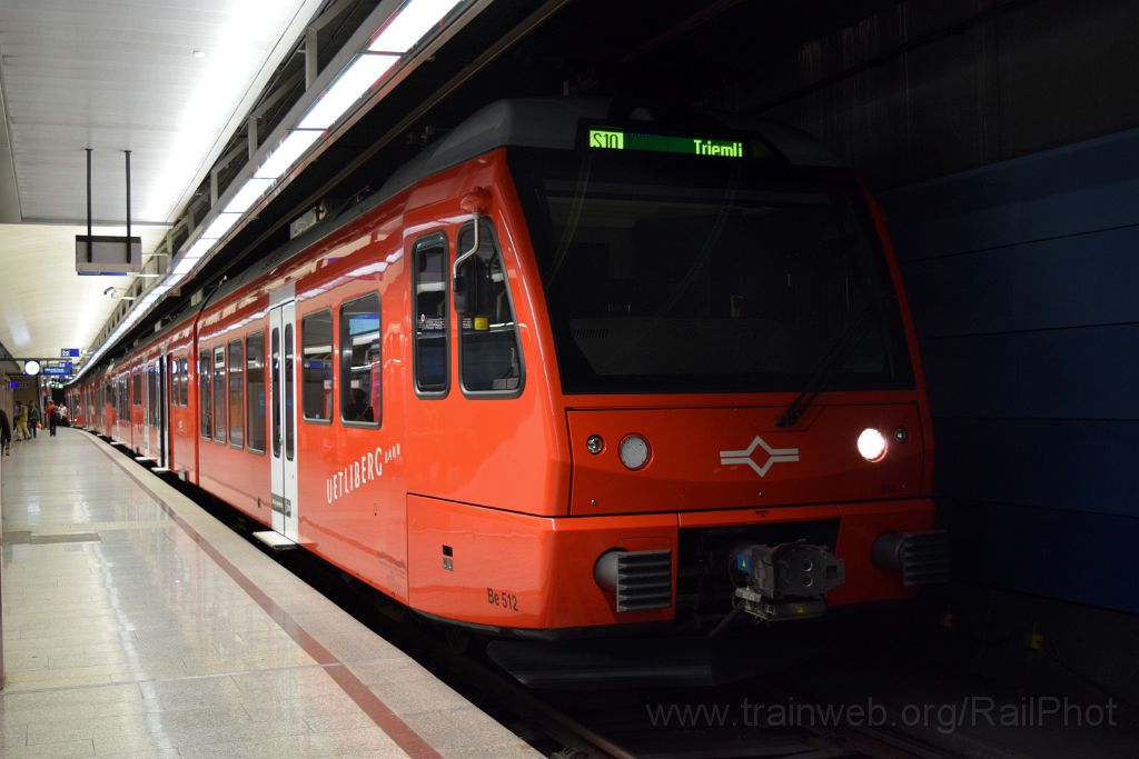 3677-0040-250915.jpg - SZU-Ue Be 556.512-6 / Zürich HB 25.9.2015