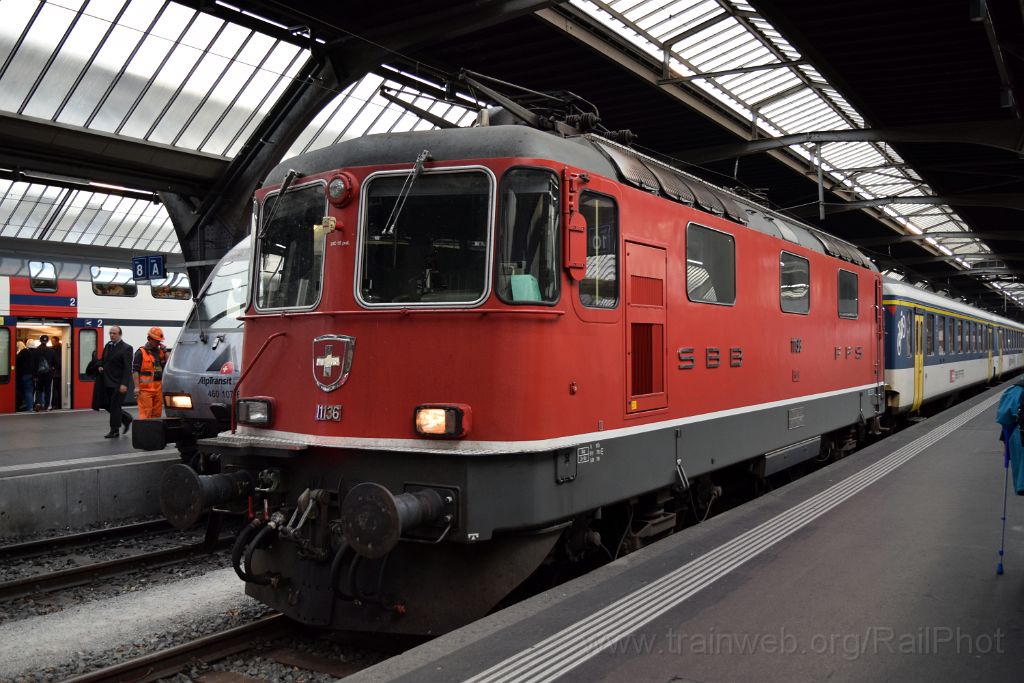 3683-0034-280915.jpg - SBB-CFF Re 4/4'' 11136 / Zürich HB 28.9.2015