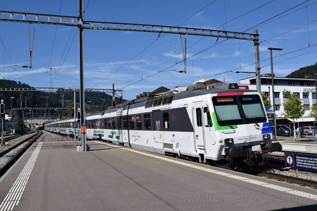 3684-0046-290915.jpg - SOB RBDe 561.084-5 / Wattwil 29.9.2015