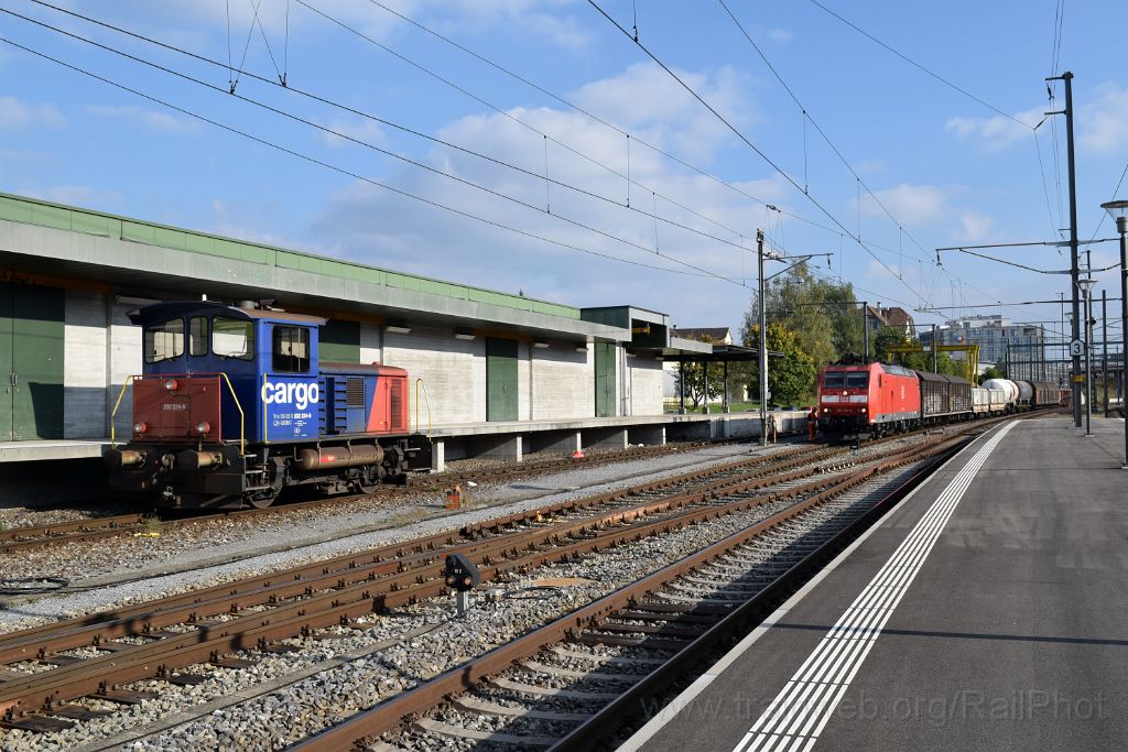 3687-0006-300915.jpg - DBAG 185.119-5 + SBB-CFF Tm 232.224-6 / Wetzikon 30.9.2015