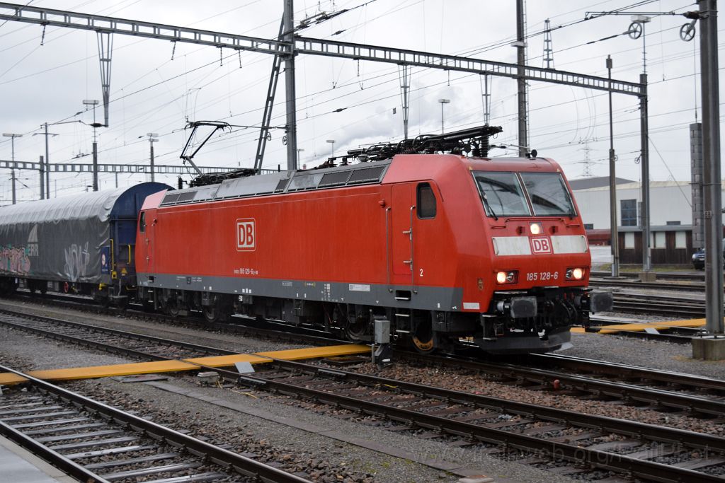 3698-0001-191015.jpg - DBAG 185.128-6 / Buchs SG 19.10.2015