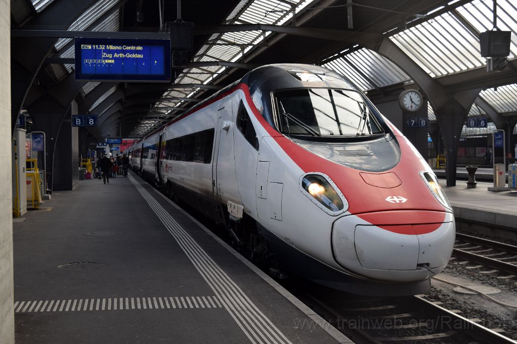 3700-0049-191015.jpg - SBB-CFF ETR 93 85 5 610.109-6 / Zürich HB 19.10.2015